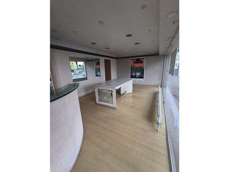 A louer local professionnel 1 200 €  Chamalières