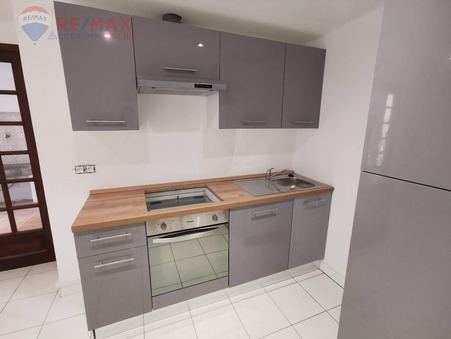 A louer appartement 432 &euro;  Marseillette