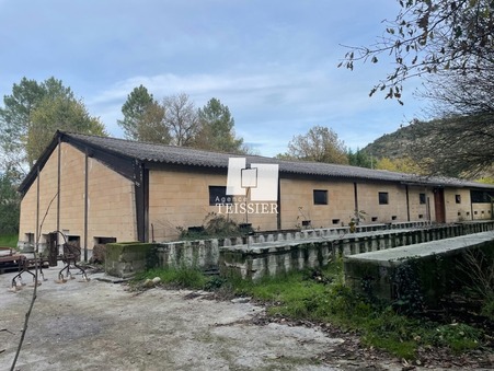 Vente local 119 000 €  Les Assions