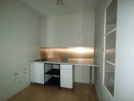 Local professionnel 600 &euro;  Réf. 000 Clermont Ferrand