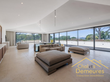 A vendre house Saint-Tropez 83990; € 15 900 000 