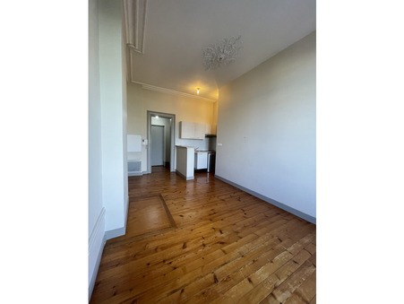 Location appartement Saintes 17100; 468 € 