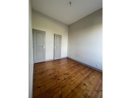 A louer appartement 468 €  Saintes