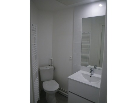 A louer appartement Saintes 17100; 300 € 