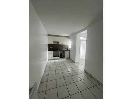 Appartement 526 &euro;  Réf. 5498-HABITATCONSEILG_5498 Saintes