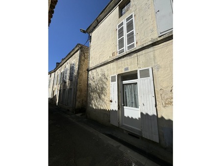 A vendre immeuble Saint Jean D'angély 17400; 180 200 €