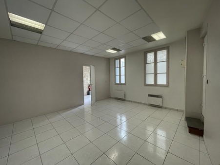Local commercial 336 €  Réf. 577-HABITATCONSEILG_577 Saintes