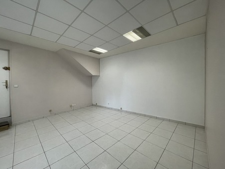 A louer local commercial Saintes 17100; 336 € 