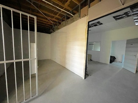 Local commercial 300 €  Réf. 1744-HABITATCONSEILG_1744 Cavignac