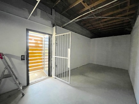 Local commercial 300 €  Réf. 1744-HABITATCONSEILG_1744 Cavignac