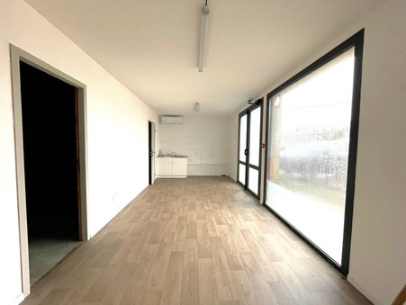 Local commercial 180 200 €  sur Cavignac (33620) - Réf. 1803-HABITATCONSEILG_1803