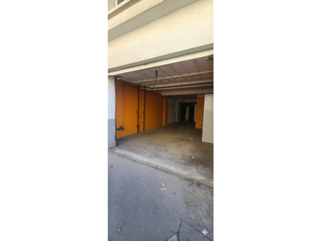 Local commercial 2 168 €  sur Marseille (13006) - Réf. 75