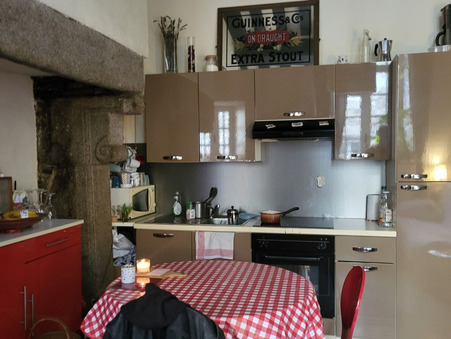 A louer appartement 300 €  Fougeres