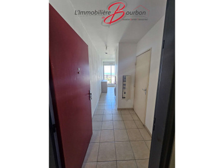 Appartement sur Ste Clotilde ; 415 €  ; Location Réf. 8942025