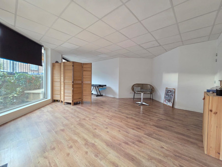 Local commercial 582 000 €  sur Pontault-Combault (77340) - Réf. 11058