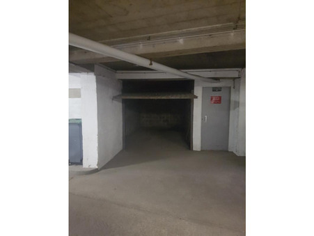 Parking 108 €  Réf. 757 Fontainebleau