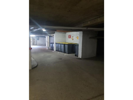 A louer parking 108 €  Fontainebleau