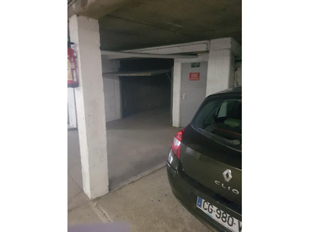 Parking 108 €  Réf. 757 Fontainebleau