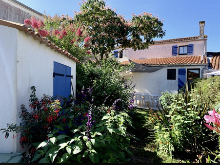 House € 323 950  Réf. 3627 Le Grand-Village-Plage