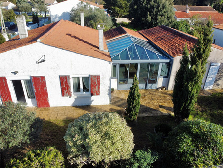 House € 334 400  Réf. 3710 Le Château-d'Oléron