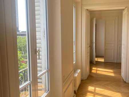 Appartement sur Paris 17eme Arrondissement ; 3 537 €  ; Location Réf. MON435