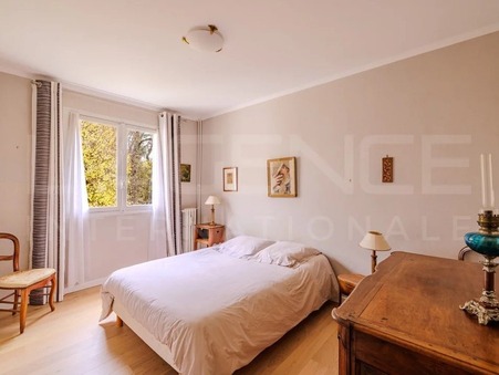 Apartment sur Saint-Germain-en-Laye ; € 490 000  ; Vente Réf. 2084-86482784