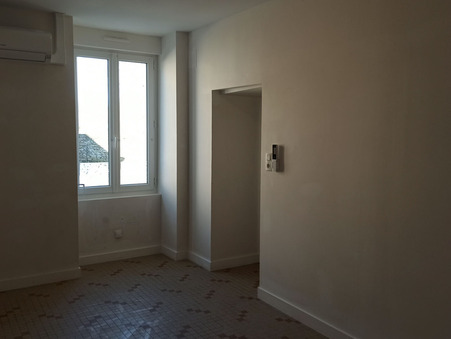Maison 326 &euro;  Réf. S61668 Bourg d'Ire