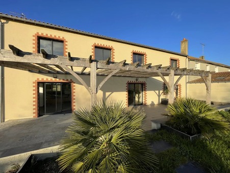 Achat house Jallais Réf. MAIS 755-86488543