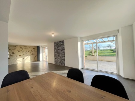 House € 319 550  Réf. MAIS 755-86488543 Jallais