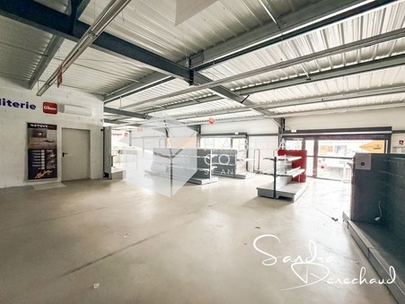 A vendre local commercial Cavignac 33620; 550 000 &euro; 