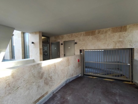 A vendre parking Saint-Germain-en-Laye 78100; 26 000 &euro;