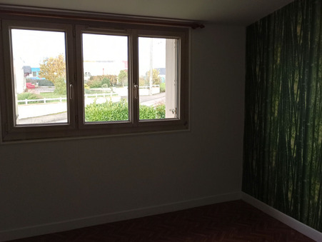 Maison sur Segre en Anjou Bleu ; 550 &euro;  ; Location Réf. S610020