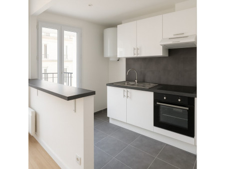 A louer appartement 1 597 €  Paris 18eme Arrondissement