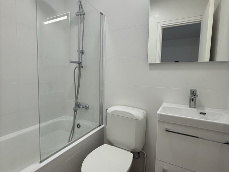 Appartement 1 280 €  Réf. MON439 Paris 8eme Arrondissement