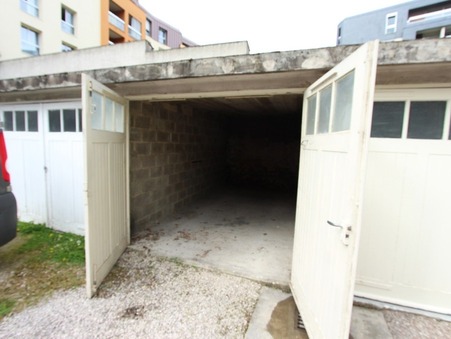 A louer parking 90 &euro;  Dijon