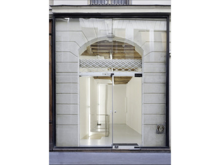 Commercial space sur Paris 3eme Arrondissement ; &euro; 1 800  ; Location Réf. 466