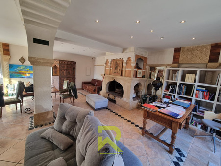 Maison sur Fourques ; 2 050 000 &euro; ; A vendre Réf. 5_SAVMA50007314