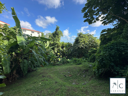 Terrain sur Fort de France ; 213 000 &euro;  ; A vendre Réf. CAR232