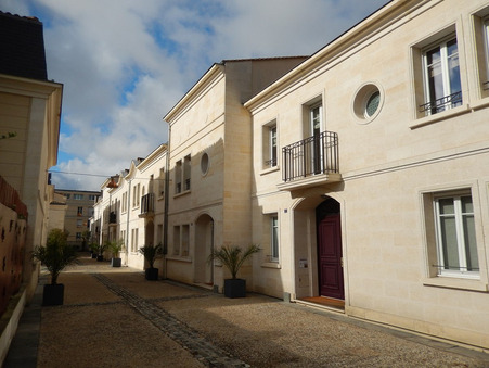 A louer maison 2 629 &euro;  Bordeaux