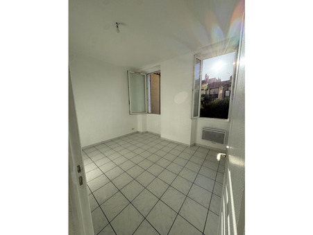 A louer appartement 843 &euro;  Marseille