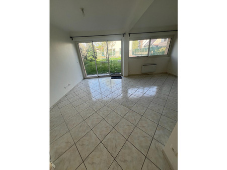 A louer maison 1 890 &euro;  Le Plessis-Trévise