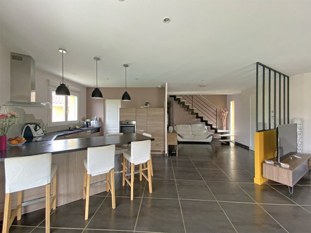 A vendre maison Magneux Haute Rive 42600; 449 000 &euro; 