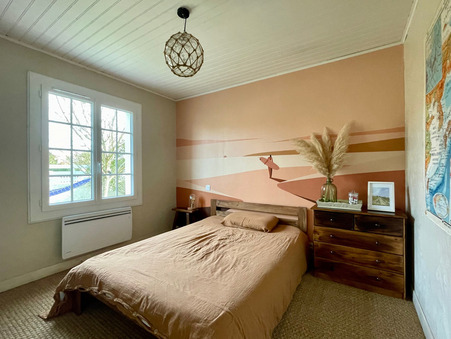 A vendre maison Le Château-d'Oléron 17480; 333 585 &euro;