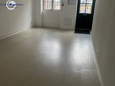 Local professionnel 1 300 &euro;  sur Dole (39100) - Réf. DC3228