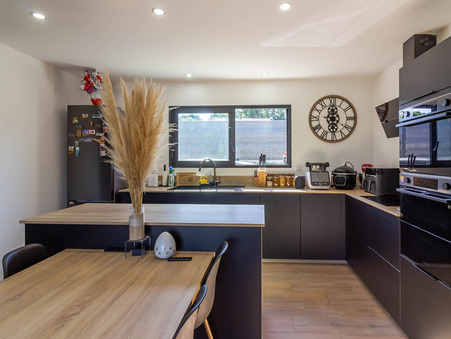 Maison sur Proissans ; 265 000 &euro;  ; A vendre Réf. 5024