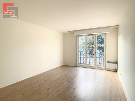 Appartement 842 &euro;  Réf. 949 Fontainebleau