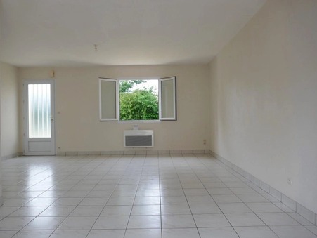 Maison sur Nuaillé ; 700 &euro;  ; Location Réf. MAIS 270 A-2698812