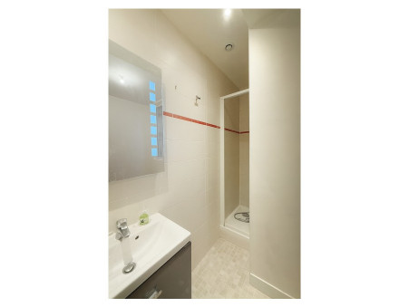 A louer appartement 1 130 &euro;  Paris 8eme Arrondissement