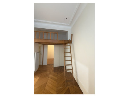Appartement 1 130 &euro;  Réf. MON449 Paris 8eme Arrondissement