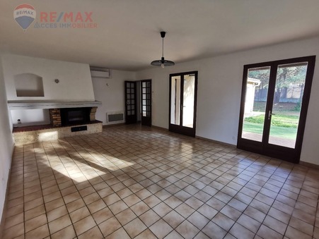 A louer maison 899 &euro;  Floure